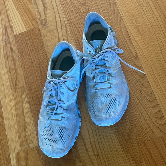 Onclouds - Picture 2 of 3